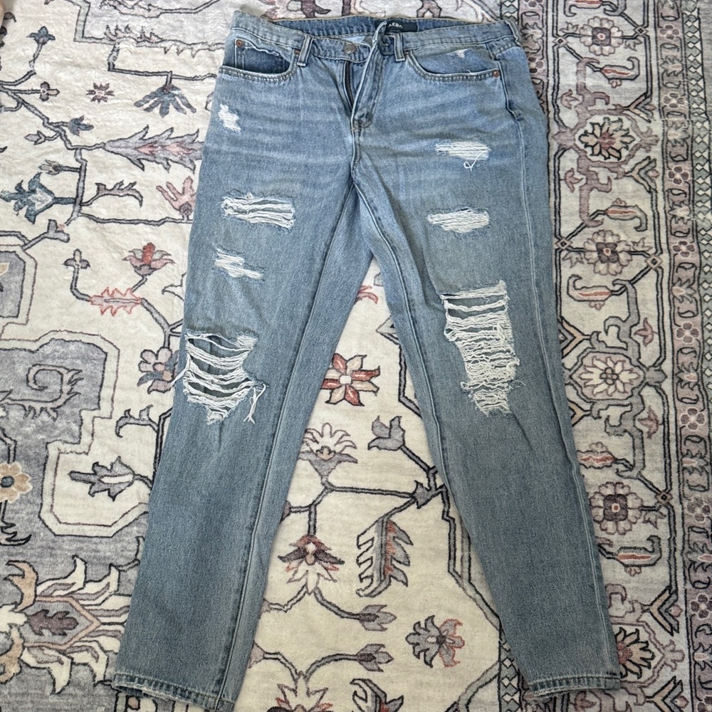 Aero Boyfriend ripped-blue jean size 8
